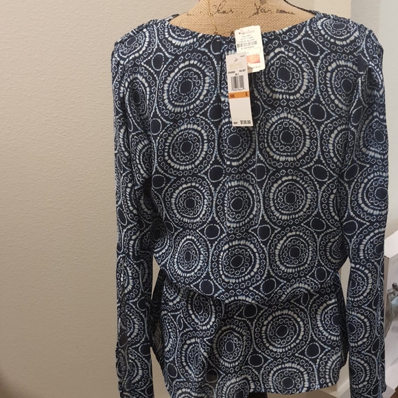 NWT! MICHAEL KORS BLUE PATTERN BLOUSE Size: Small - Picture 3 of 5